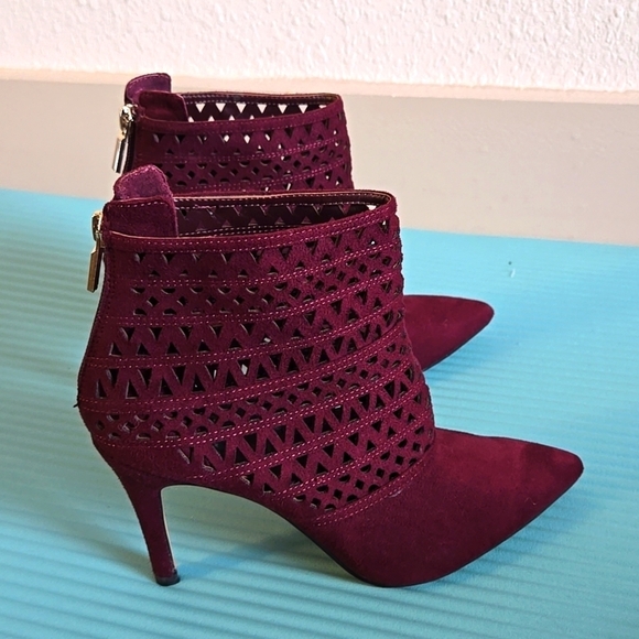 White House Black Market Shoes - White house black market maroon heeled ankle booties